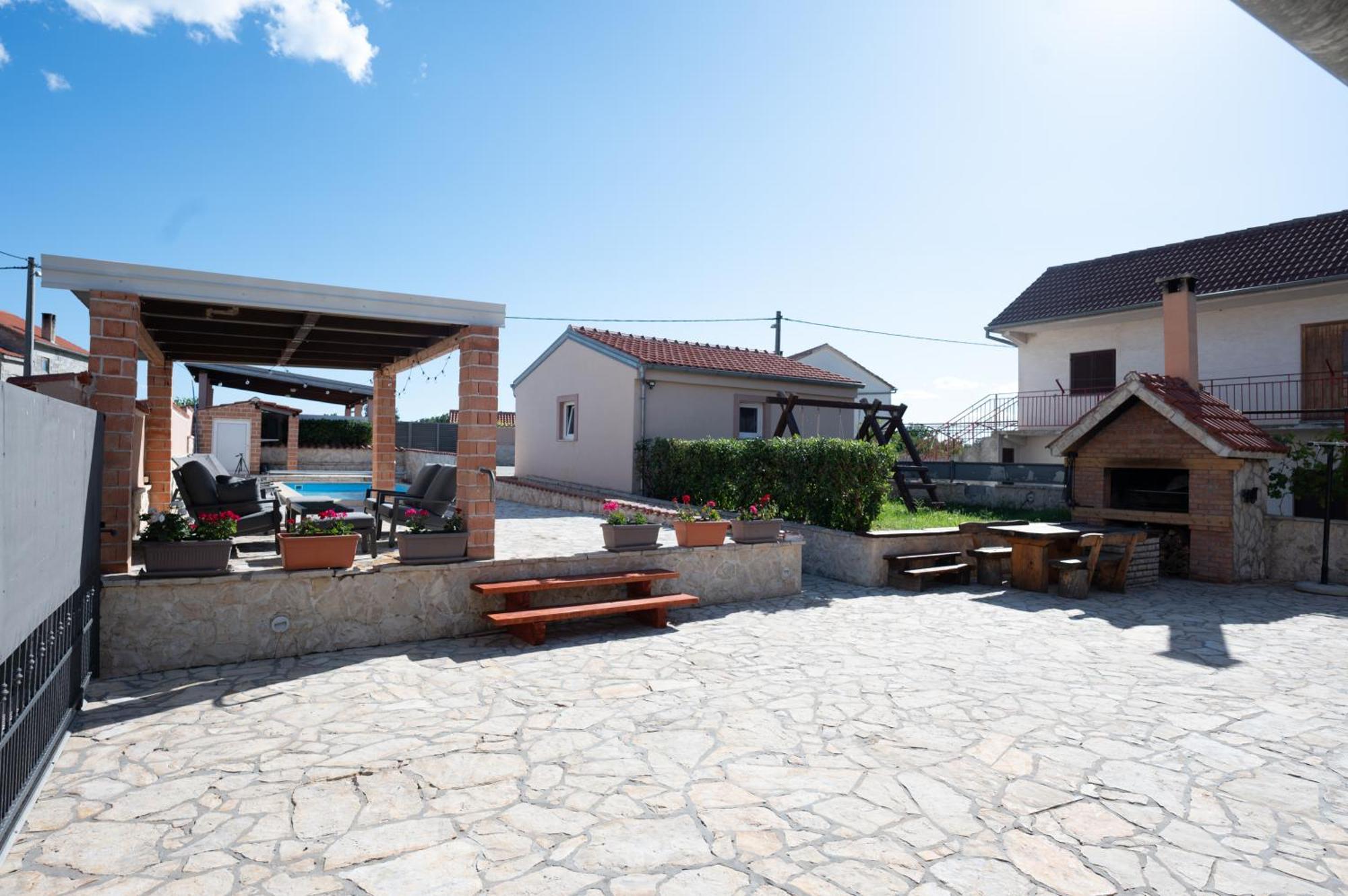 Holiday Home Luka Pridraga Exterior photo